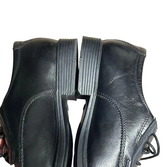 Clark’s Tilden Oxford Collection shoes,men size 8.Black leather soft cushion. - Picture 8 of 14